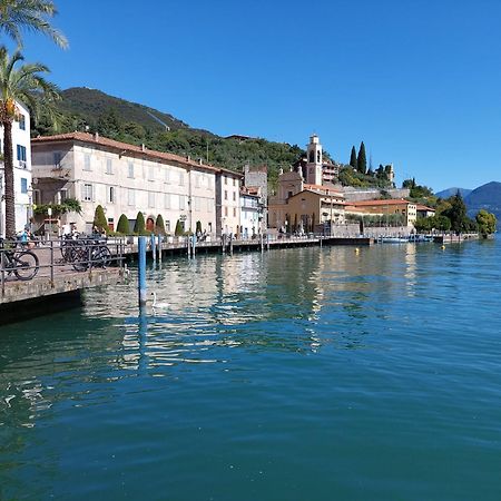 Al Porto Casa Vacanze Riva di Solto Esterno foto