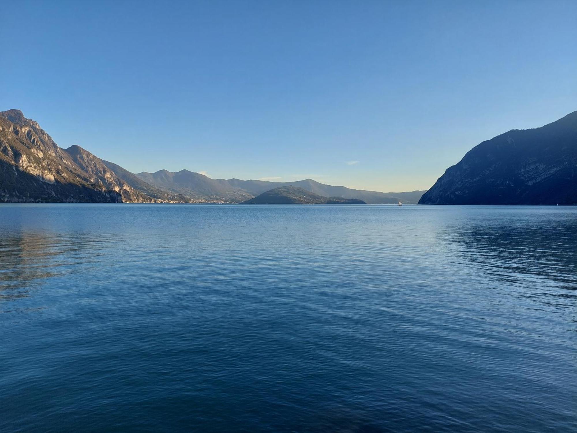 Al Porto Casa Vacanze Riva di Solto Esterno foto