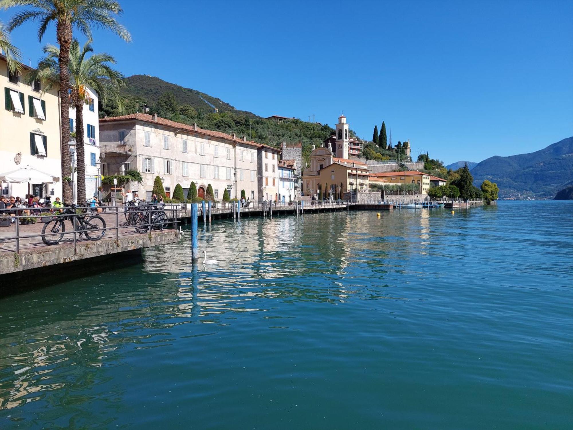 Al Porto Casa Vacanze Riva di Solto Esterno foto