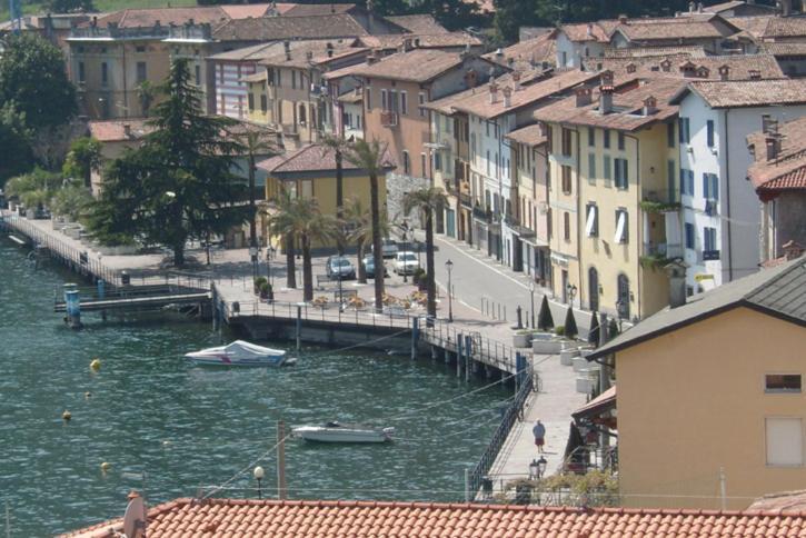 Al Porto Casa Vacanze Riva di Solto Camera foto